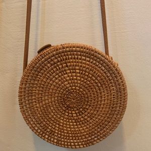 Straw circle bag
